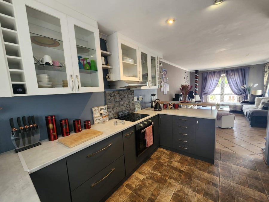 2 Bedroom Property for Sale in Edgemead Western Cape